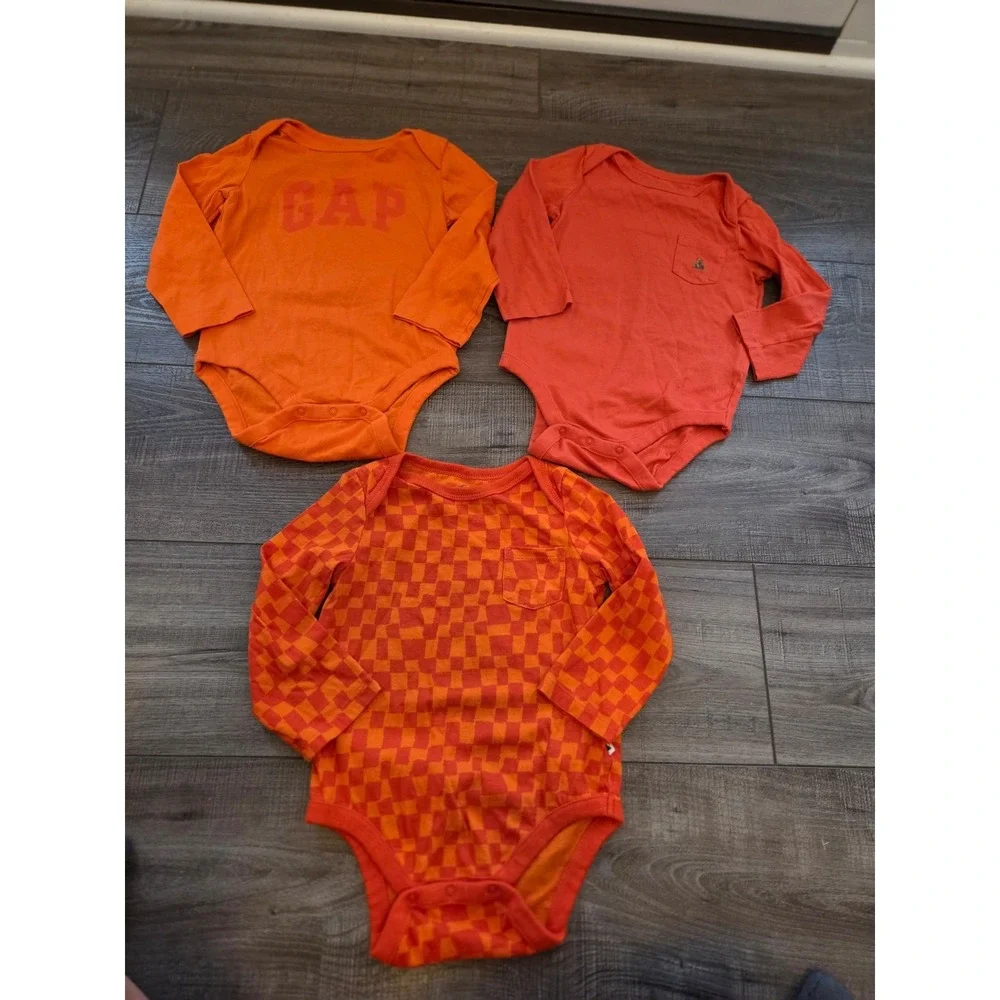 Baby gap bodysuit lot‎ 18-24 mos